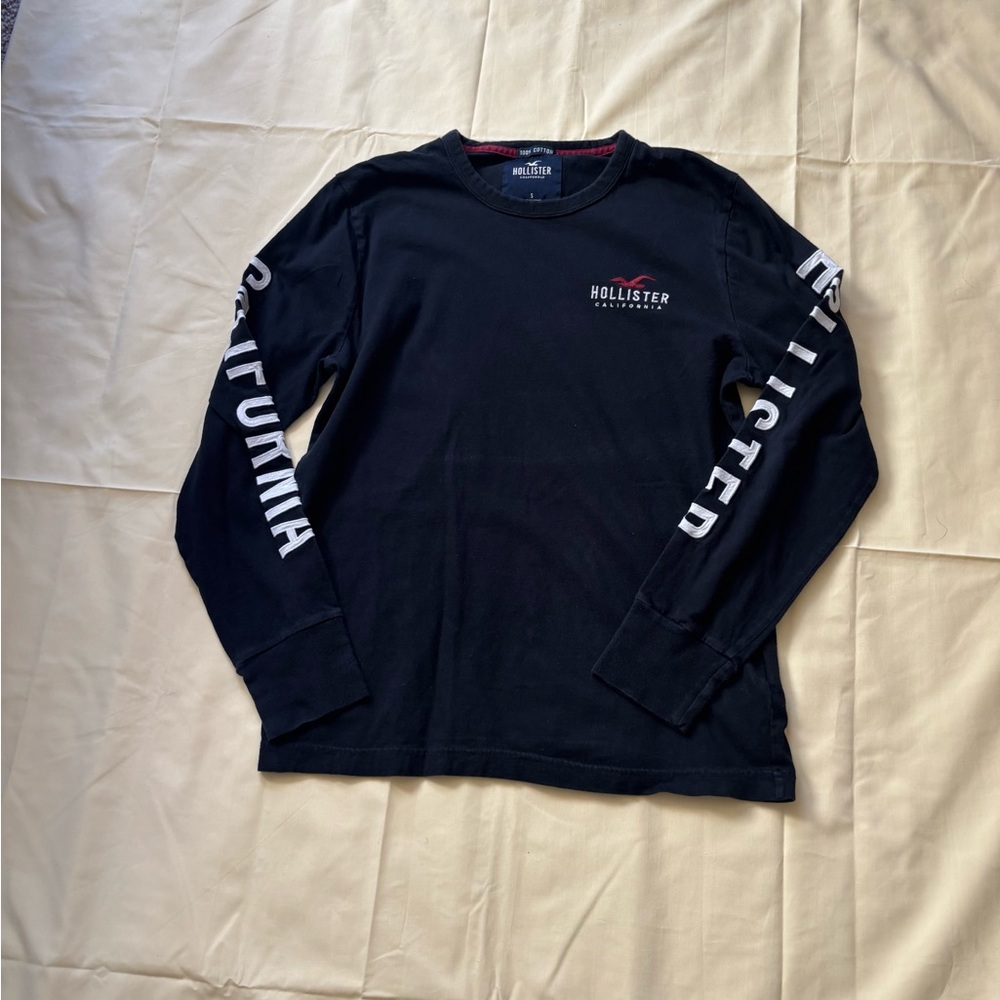 Hollister Men's Black Long Sleeve T-shirt